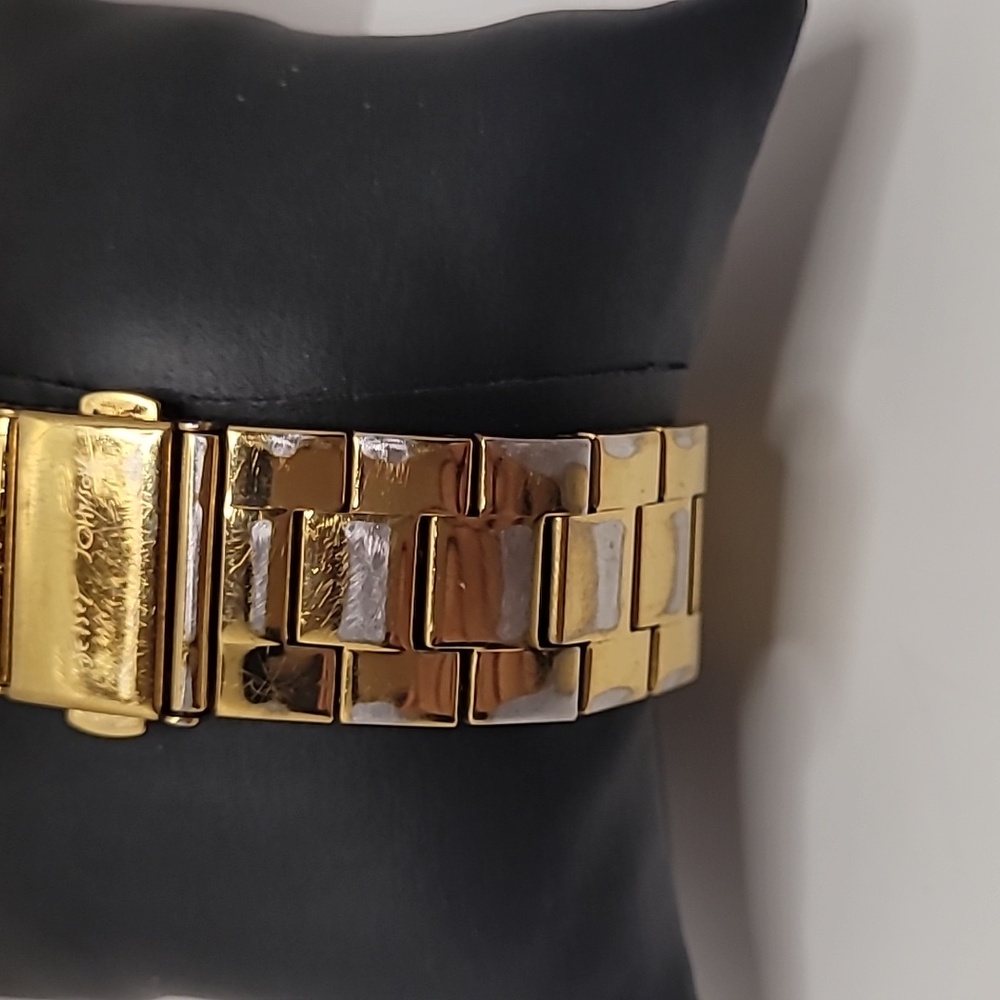 Betsey Johnson Sugar Skull Bow Watch Crystals Gold tone - Picture 6 of 8